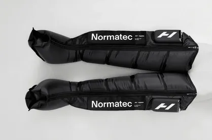 Normatec Premier - bezprzewodowy system do regeneracji i masażu